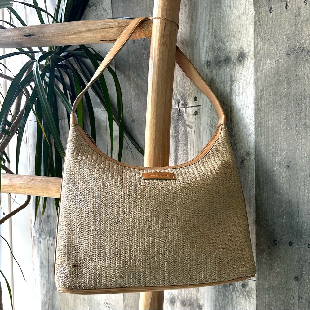 🌴Elegant Nine West Natural Straw Shoulder Bag